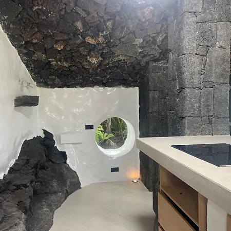 Luxury With Private Pool, Jacuzzi & Sauna - Cueva Del Sol Tahiche