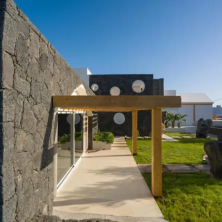 Villa Luxury With Private Pool, Jacuzzi & Sauna - Cueva Del Sol Tahiche